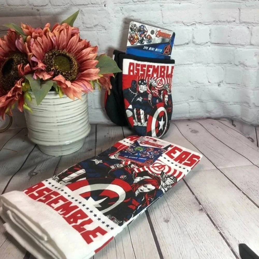 Marvel avengers kitchen towels and mitts set